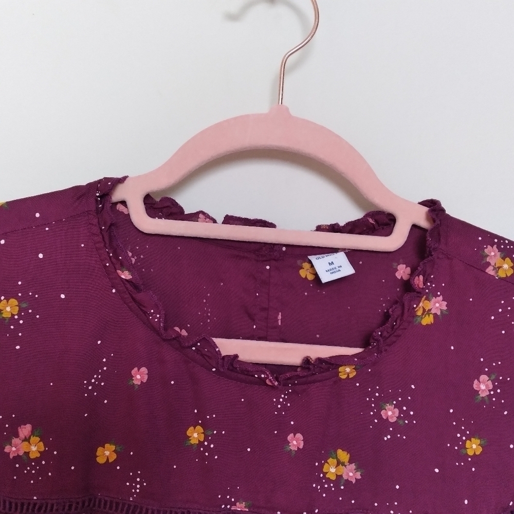 Old Navy Burgundy Floral Lightweight Ruffle Trim Swing Top Size Medium - Picture 3 of 9